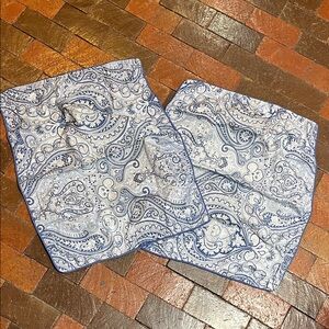 Vintage Chaps blue and white full size pillow shams envelope style